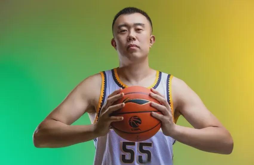 辽宁男篮新赛季14人名单出炉!韩德君退役!杨鸣大洗牌谈新目标